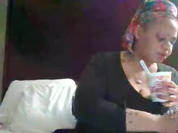 Justeinamilksyou December 21, 2024 Chaturbate stream image