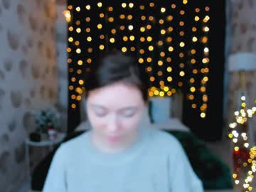Alluringlook stream photo from December 21, 2024
