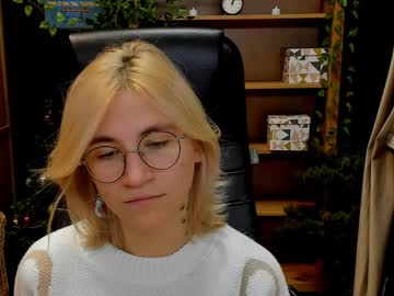 Moon13152 December 21, 2024 Chaturbate stream image