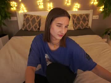 Milkydonuut December 22, 2024 Chaturbate stream image