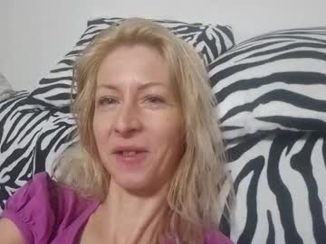 Red_Hot_Milf December 23, 2024 Chaturbate stream image