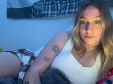 Carlyy13 December 23, 2024 Chaturbate stream image