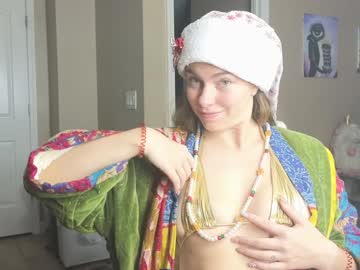 Chroniclove stream photo from December 23, 2024
