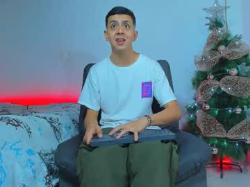 Maxowens_Oficial December 24, 2024 Chaturbate stream image