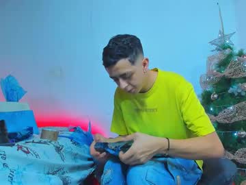 Maxowens_Oficial December 25, 2024 Chaturbate stream image