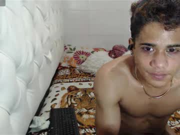 Zeuz_Youn_Hot December 26, 2024 Chaturbate stream image