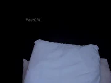 Petitgirl_ December 27, 2024 Chaturbate stream image