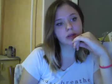 Moonaxhoney stream photo from December 27, 2024