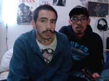 Ciroandfinn stream photo from December 29, 2024