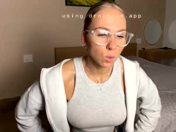 Viktoriaaember December 29, 2024 Chaturbate stream image