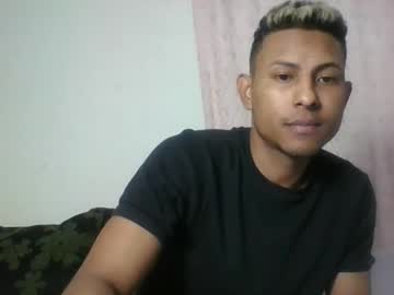 Sexyleon69 December 30, 2024 Chaturbate stream image