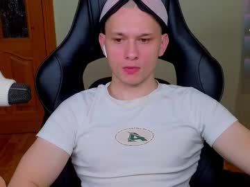 Pistonpojizni December 31, 2024 Chaturbate stream image