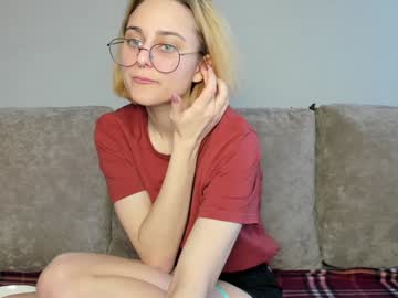 Holly_Pollyy December 31, 2024 Chaturbate stream image