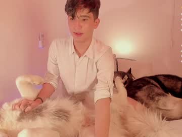 Andrew_Luxo January 01, 2025 Chaturbate stream image
