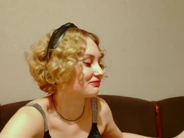 Emiliya_Blond January 01, 2025 Chaturbate stream image