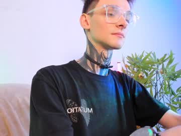 Sneaker_B0y January 01, 2025 Chaturbate stream image