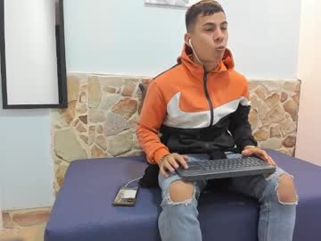 Kevin_Hott19 January 03, 2025 Chaturbate stream image