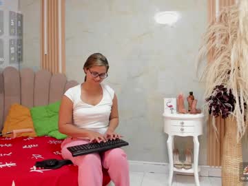 Zaralunaxx January 03, 2025 Chaturbate stream image