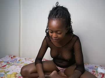 Sexyasspetitte_ January 03, 2025 Chaturbate stream image