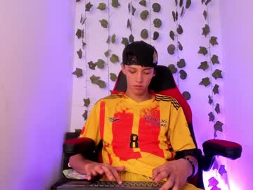A_P_O_L_Oo January 04, 2025 Chaturbate stream image
