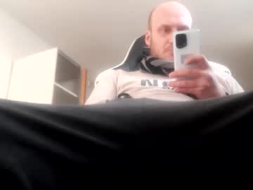 Hornycock_1993 stream photo from January 04, 2025