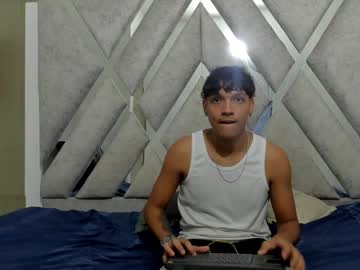 Russell_Bennett January 04, 2025 Chaturbate stream image