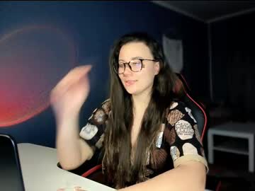 Laratacker January 04, 2025 Chaturbate stream image