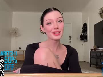 Evelynforever stream photo from January 04, 2025