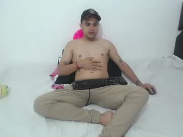 Pinedit222358 January 04, 2025 Chaturbate stream image