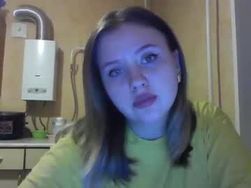Moonaxhoney stream photo from January 05, 2025