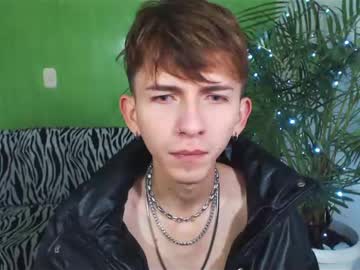 Smallgiant26 January 05, 2025 Chaturbate stream image