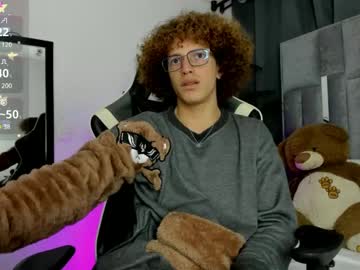 Allexandro1 January 06, 2025 Chaturbate stream image