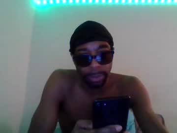 Hoodlatelatenightshow stream photo from January 07, 2025