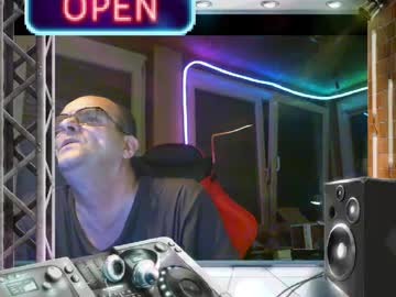 R_2d2_ January 13, 2025 Chaturbate stream image