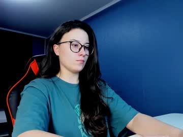 Laratacker January 14, 2025 Chaturbate stream image