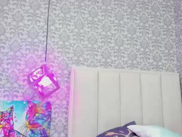Elisebrowm stream photo from January 15, 2025