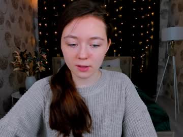 Alluringlook stream photo from January 17, 2025