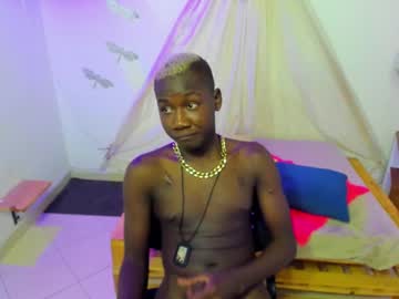 Peluche_Ebony1 January 17, 2025 Chaturbate stream image