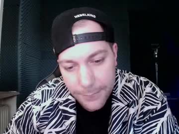 Guenz21 January 18, 2025 Chaturbate stream image