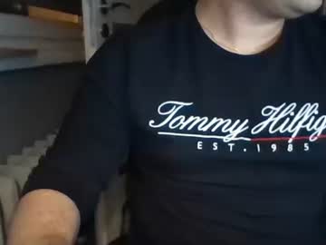 Niewidoczny26 January 19, 2025 Chaturbate stream image