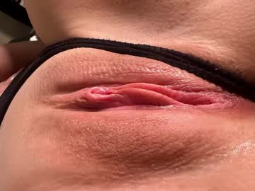 2freakycouple24 January 22, 2025 Chaturbate stream image