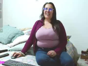 Honeyhotpaty stream photo from January 26, 2025