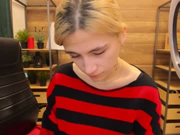 Moon13152 January 27, 2025 Chaturbate stream image