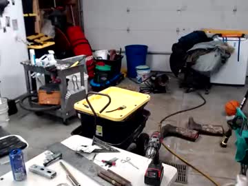 Upforanything27 January 31, 2025 Chaturbate stream image