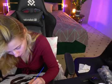 Petitelexyy February 01, 2025 Chaturbate stream image