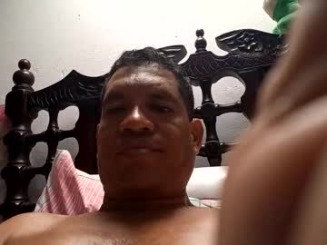 Albeiro35 February 01, 2025 Chaturbate stream image