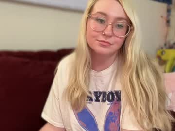 Vanillapuddingpie February 03, 2025 Chaturbate stream image