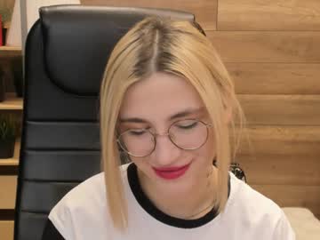 Moon13152 February 03, 2025 Chaturbate stream image