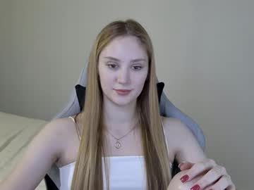 Laylla001 February 04, 2025 Chaturbate stream image