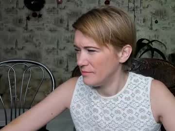 Frensisholly February 04, 2025 Chaturbate stream image